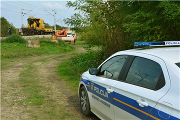 U naletu vlaka poginula maloljetna osoba