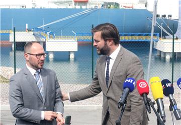 Ćorić i Vrtovec obišli LNG terminal na Krku