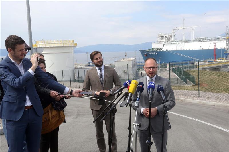 Ćorić i Vrtovec obišli LNG terminal na Krku