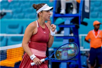 WTA Charleston: Benčič osvojila prvi naslov na zemlji