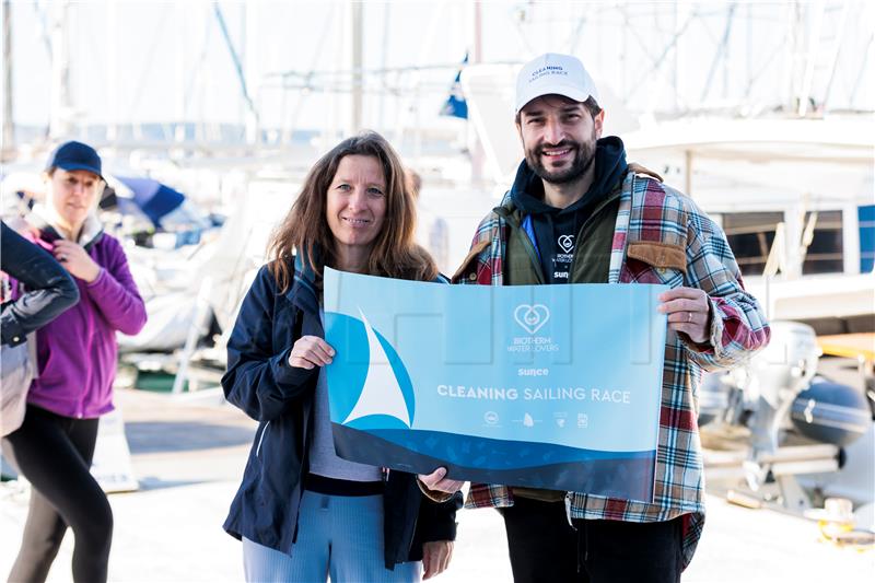 Krenula Cleaning Sailing Race edukativno-ekološka regata prema Šolti