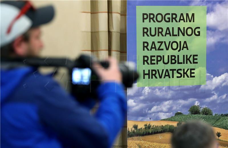 Ministrica Vučković uručila nove ugovore o potpori iz Programa ruralnog razvoja