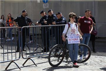 Protest zaposlenika u službi hitne medicinske pomoći na Markovom trgu