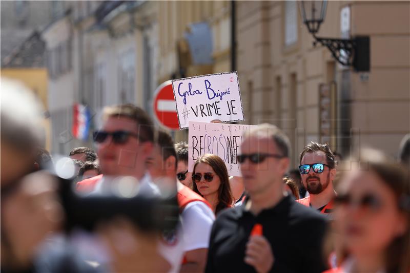 Protest zaposlenika u službi hitne medicinske pomoći na Markovom trgu