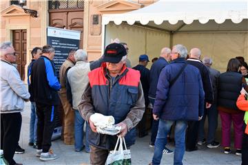 Tradicionalna podjela posnog obroka u Vinkovcima