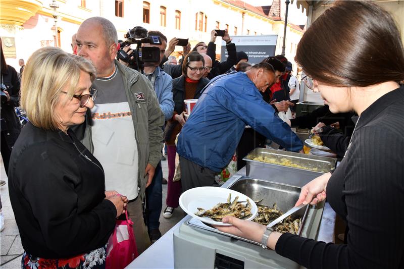 Tradicionalna podjela posnog obroka u Vinkovcima