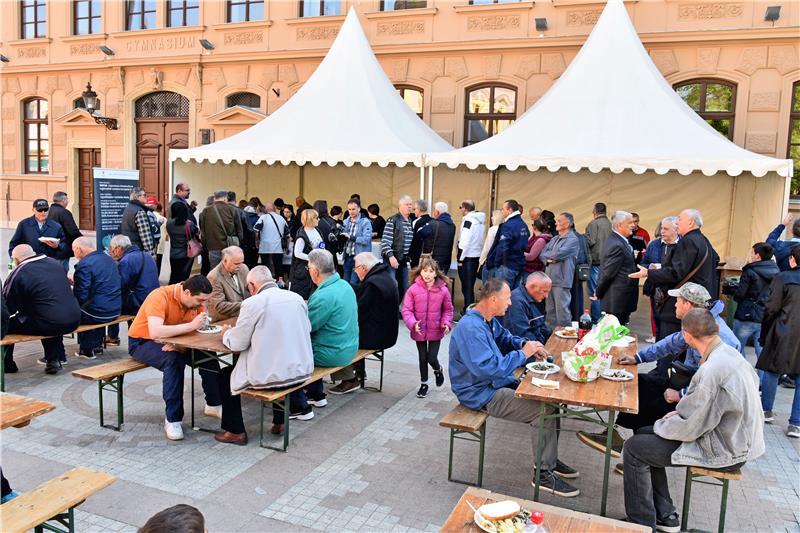 Tradicionalna podjela posnog obroka u Vinkovcima