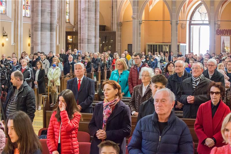 Osijek: Središnje uskrsno euharistijsko slavlje na Uskrs