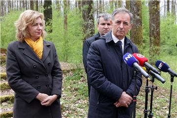 Pupovac: Nastave li Milanović i Plenković svađu, neka ne dolaze u Jasenovac