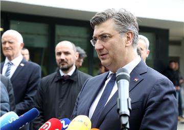 Plenković: Eventualno možemo povećati kazne za upotrebu pokliča ZDS