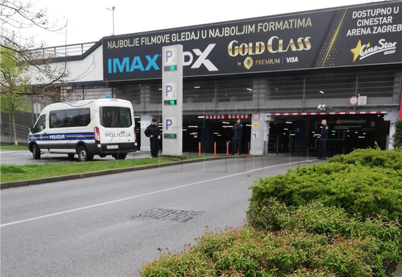 Ispražnjen Arena Centar zbog dojave o postavljenoj bombi