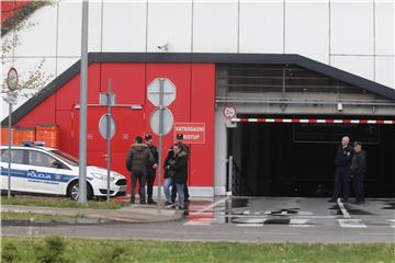 Dojava o bombi u zagrebačkom Arena centru