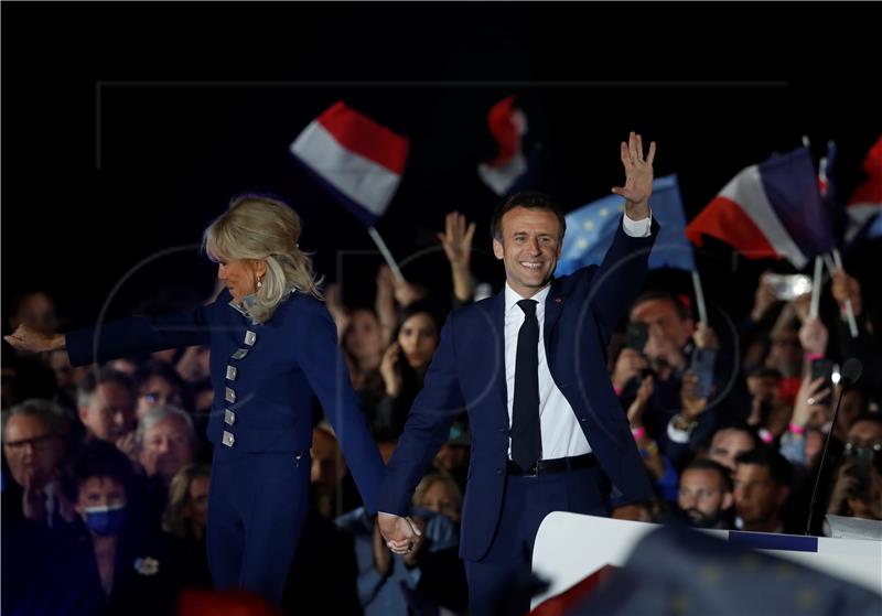 Macron, najmlađi predsjednik podijeljene države