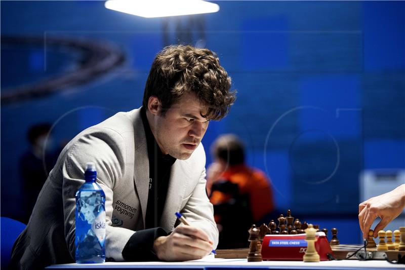 Šah: Carlsen „pregazio“ mladog Indijca