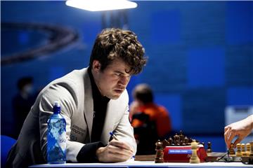 Šah: Carlsen „pregazio“ mladog Indijca