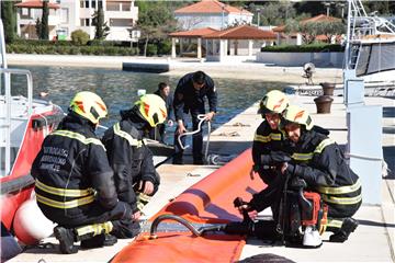 Primopredaja opreme za intervencije prilikom onečišćenja mora