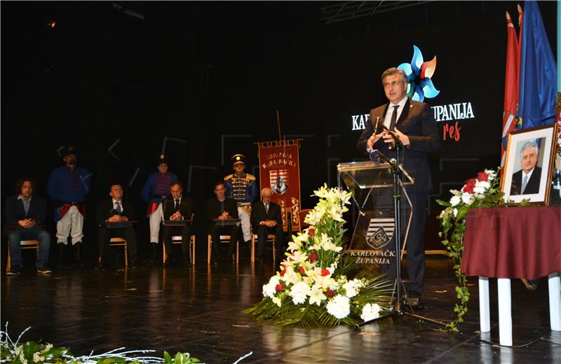 Premijer Plenković čestitao Karlovačkoj županiji njezin dan 