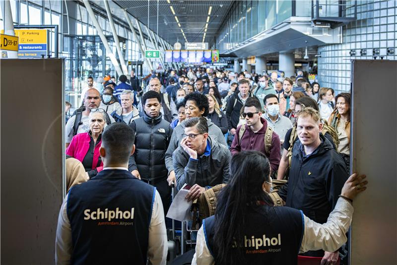 Gužve u zračnoj luci Schiphol, KLM otkazao desetke letova