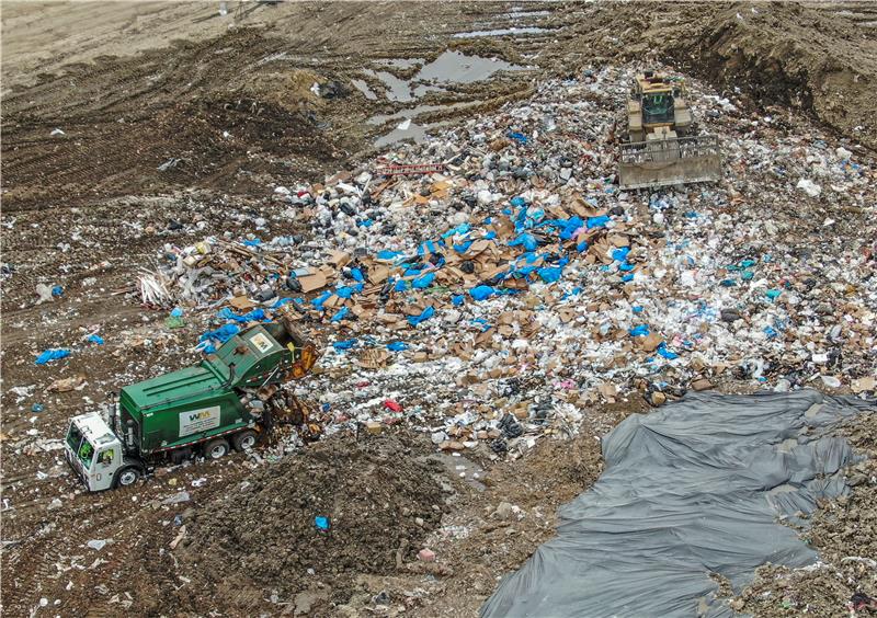 USA PLASTIC POLLUTION