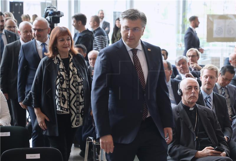 Plenković o izmjeni temeljnog ugovora EU-a: Treba stati na loptu