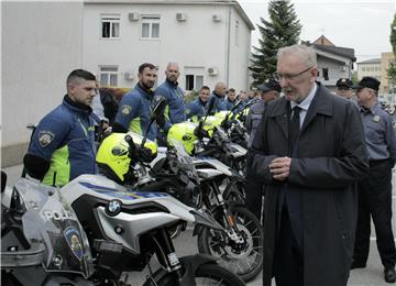 Do ljeta stižu 522 policijske 'octavije', nabavljaju brodove i helikoptere