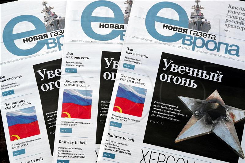 Novine Novaja Gazeta Europa osvanule na kioscima u Latviji