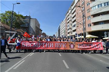 U Beogradu mimohod "Besmrtni puk" uz skandiranje Putinu povodom Dana pobjede