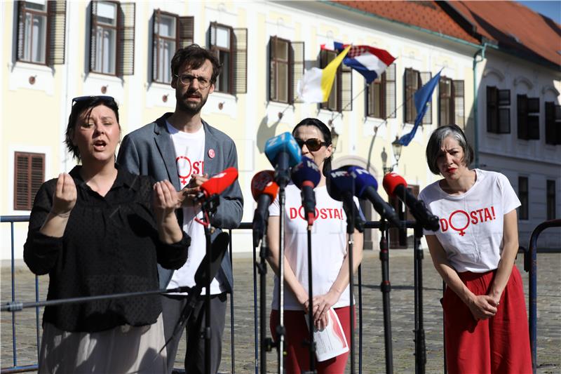 Konferencija za medije u ime svih organizatora_ica prosvjeda DOSTA!