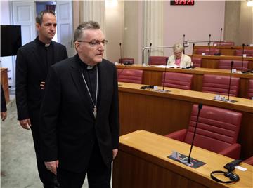 Kardinal Pietro Parolin govorio na sjednici Sabora