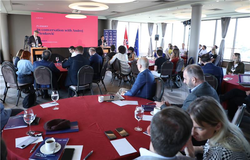 Premijer Plenković na konferenciji European Young Leaders