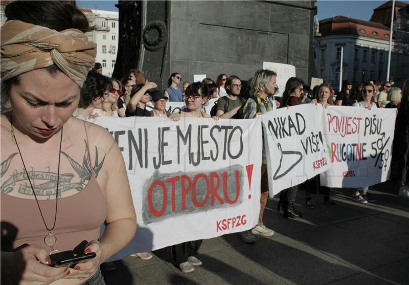 Prosvjed "Dosta! Uništavanja javnog zdravstva i zanemarivanja zdravlja žena!"