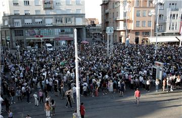 Prosvjed "Dosta! Uništavanja javnog zdravstva i zanemarivanja zdravlja žena!"