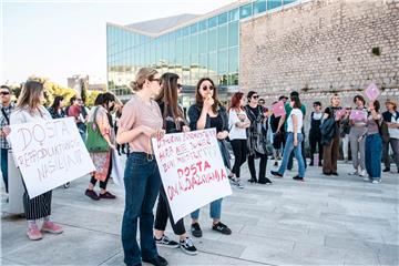 I u Šibeniku prosvjed u znak solidarnosti s Mirelom Čavajdom