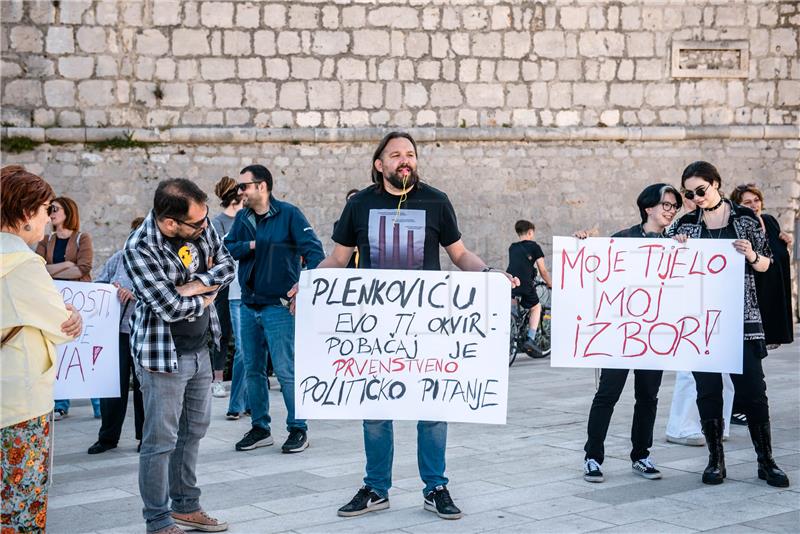 I u Šibeniku prosvjed u znak solidarnosti s Mirelom Čavajdom