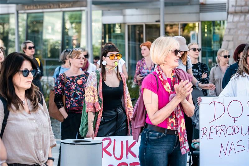 I u Šibeniku prosvjed u znak solidarnosti s Mirelom Čavajdom