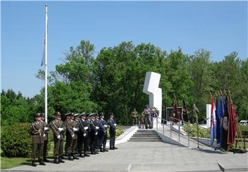 U Petrinji obilježena 31. obljetnica ustroja "Gromova"