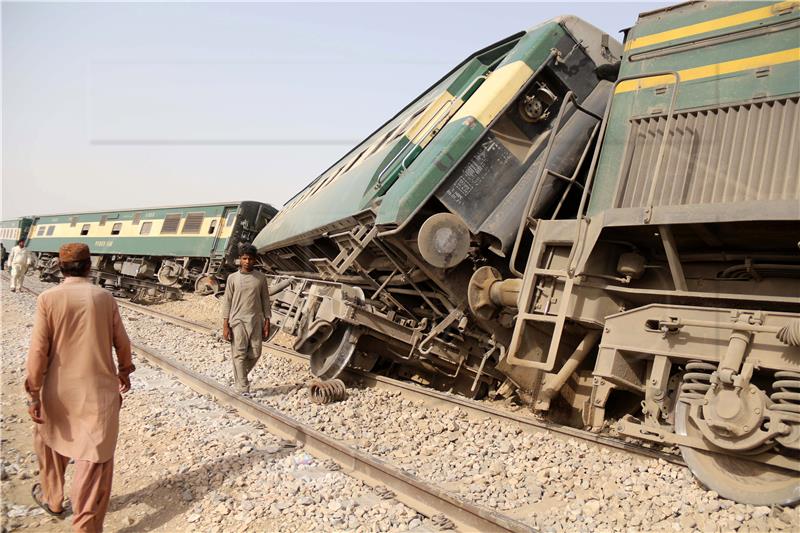 PAKISTAN TRAIN ACCIDENT