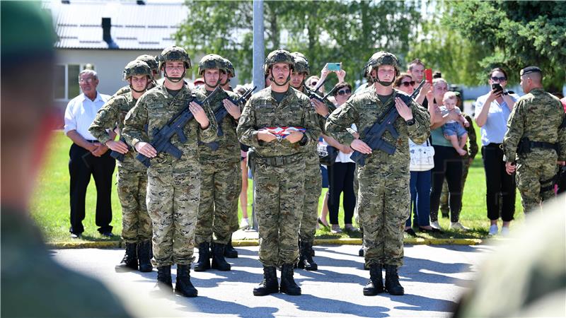 Milanović na ispraćaju 37. hrvatskog kontingenta u Kosovo