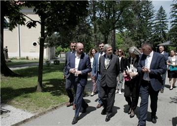 Europski povjerenik u Petrinji: Ovo je vrijeme za solidarnost