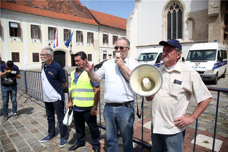 Javni prosvjed Sindikata hrvatskih željezničara na Trgu sv. Marka