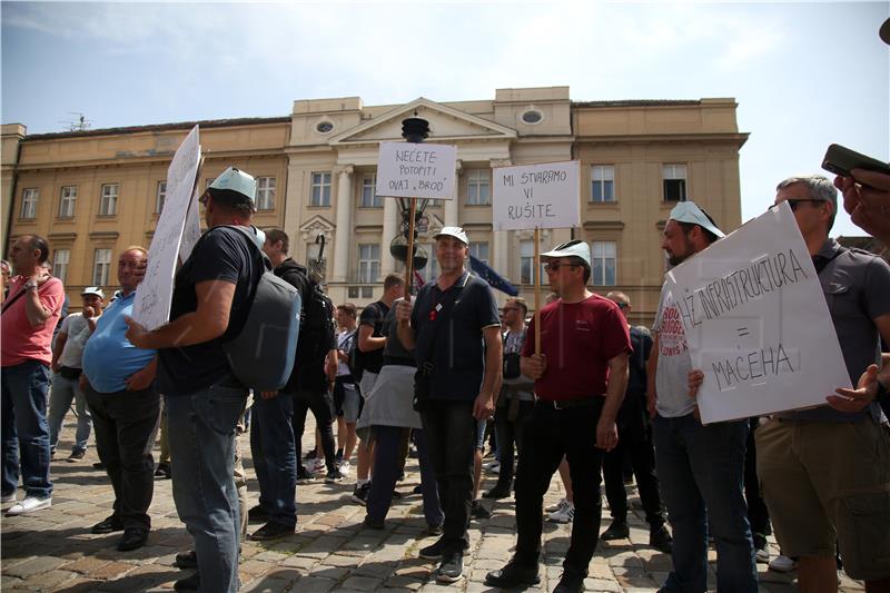 Javni prosvjed Sindikata hrvatskih željezničara na Trgu sv. Marka