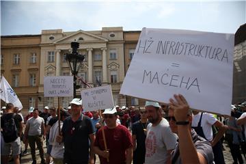 Javni prosvjed Sindikata hrvatskih željezničara na Trgu sv. Marka