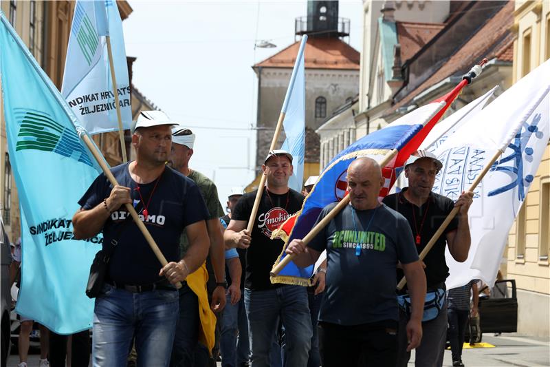 Javni prosvjed Sindikata hrvatskih željezničara na Trgu sv. Marka