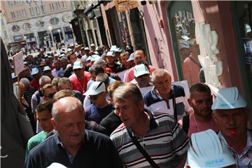 Javni prosvjed Sindikata hrvatskih željezničara krenuo sa Glavnog kolodvora