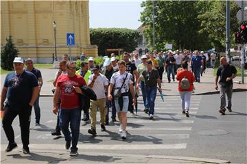 Javni prosvjed Sindikata hrvatskih željezničara krenuo sa Glavnog kolodvora