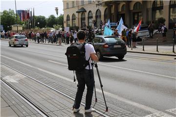 Javni prosvjed Sindikata hrvatskih željezničara krenuo sa Glavnog kolodvora