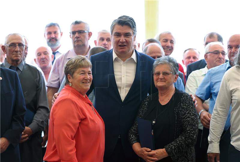 Volunteer blood donors decorated by President Milanović