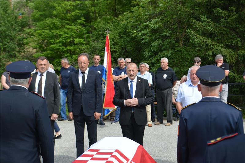 Medved na posljednjem ispraćaju 133 žrtve ubijene u svibnju 1945. 