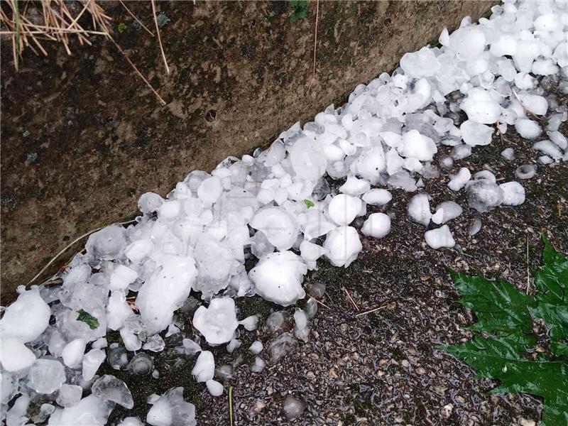 Snažno nevrijeme praćeno tučom zahvatilo sjever Hrvatske