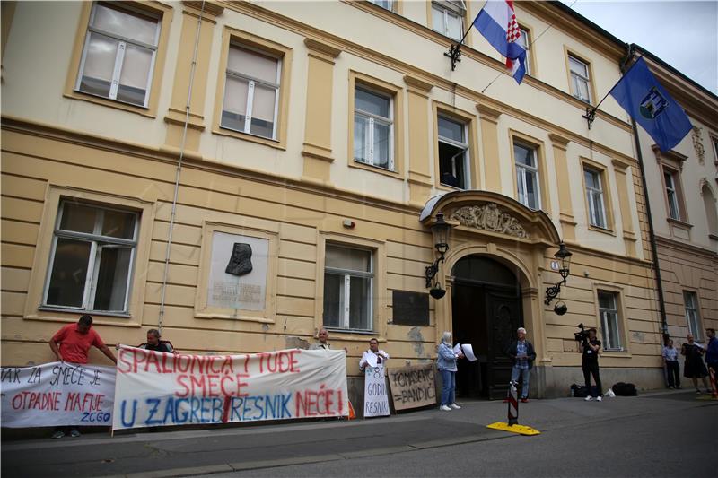 Prosvjed Udruge za zaštitu okoliša Resnik uoči sjednice Gradske skupštine